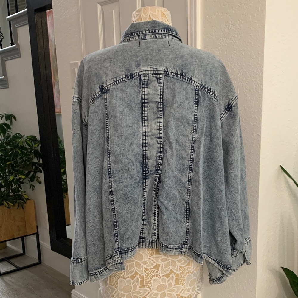 We The Free by Free People | Oversized Acid Wash Denim Button Up Top | Sz Large - Picture 5 of 10